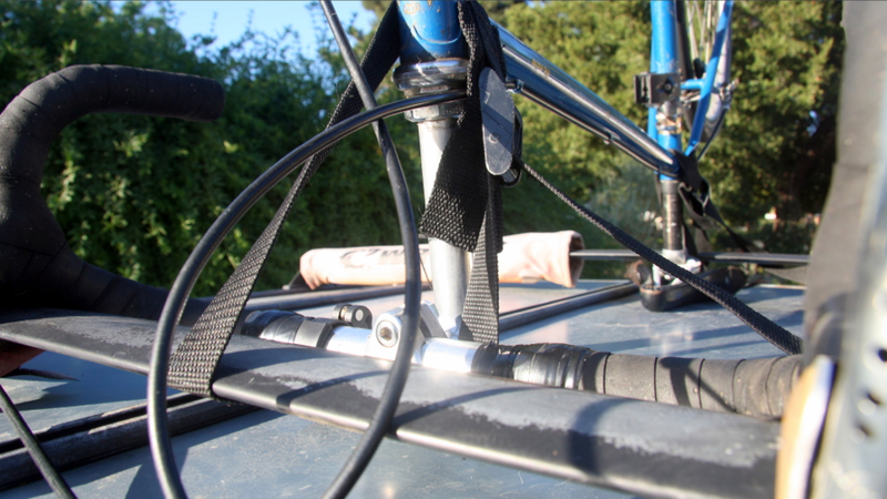 Illustration for article titled How To Tie Things To Your Car's Roof Rack